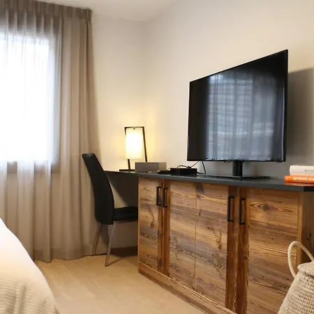 High-end & Central For Up To 6 Guests, Ambassadeurs クラン