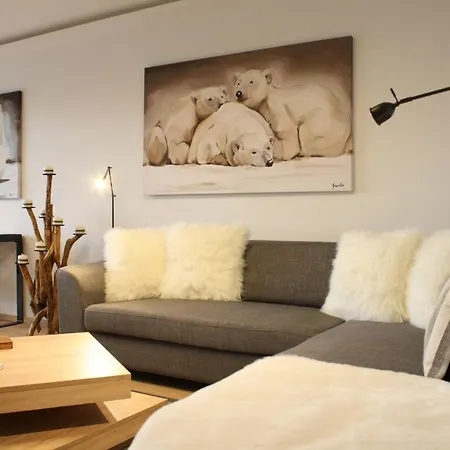 High-end & Central For Up To 6 Guests, Ambassadeurs
